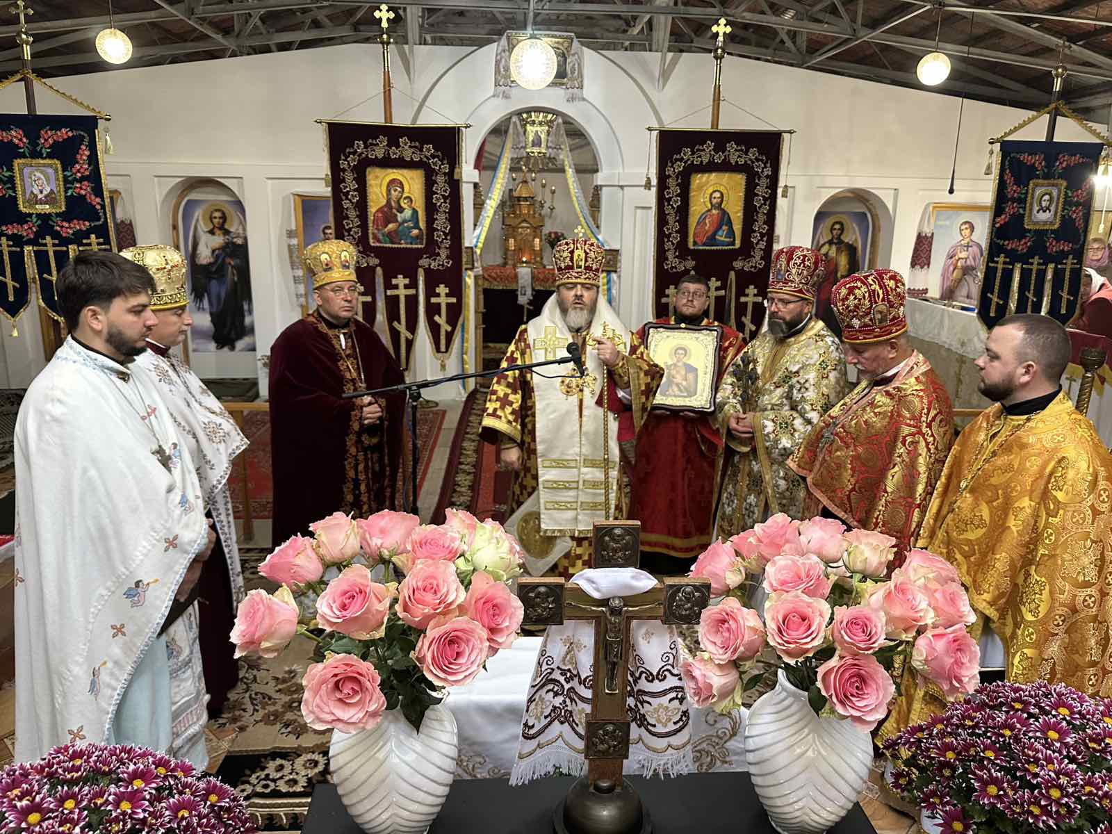 Луцьк. Єпископ Гавриїл очолив храмове святкування на Свято-Дмитрівській парафії Волинського деканату