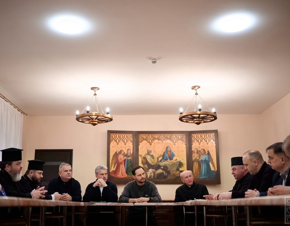 Рівне. Єпископ Гавриїл взяв участь у засіданні РОРХЦ