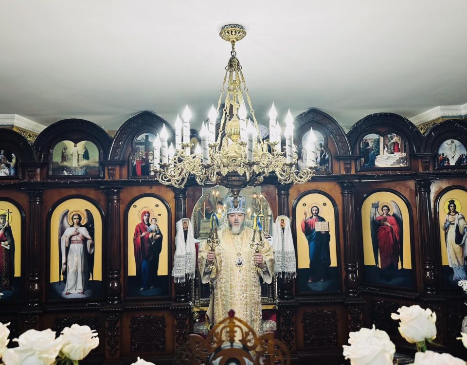 Рівне. Єпископ Гавриїл звершив Божественну літургію та молебень за Україну у 12-ту неділю після Пʼятдесятниці