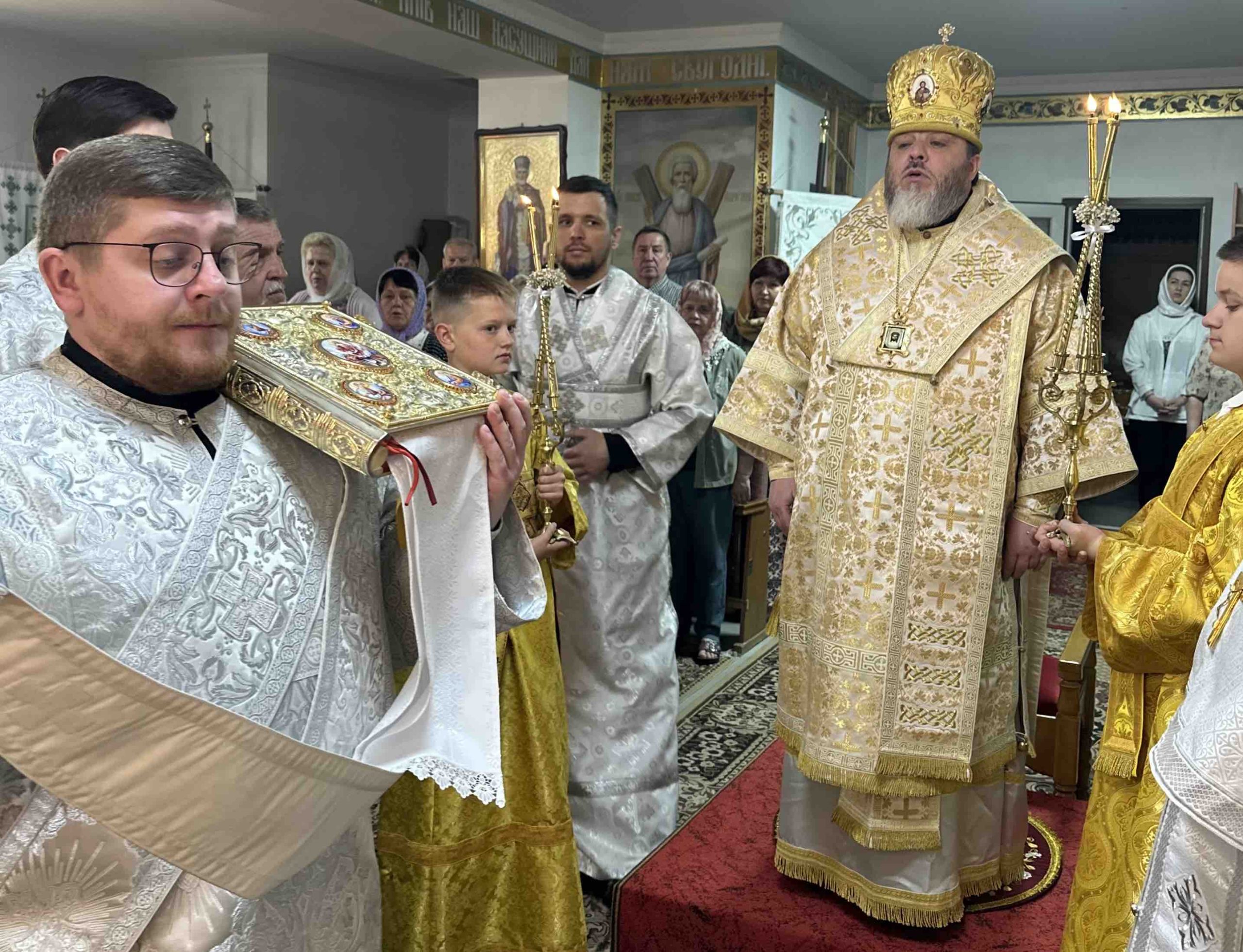 Рівне. Єпископ Гавриїл звершив Божественну літургію у 6-ту неділю після Пасхи, про сліпого
