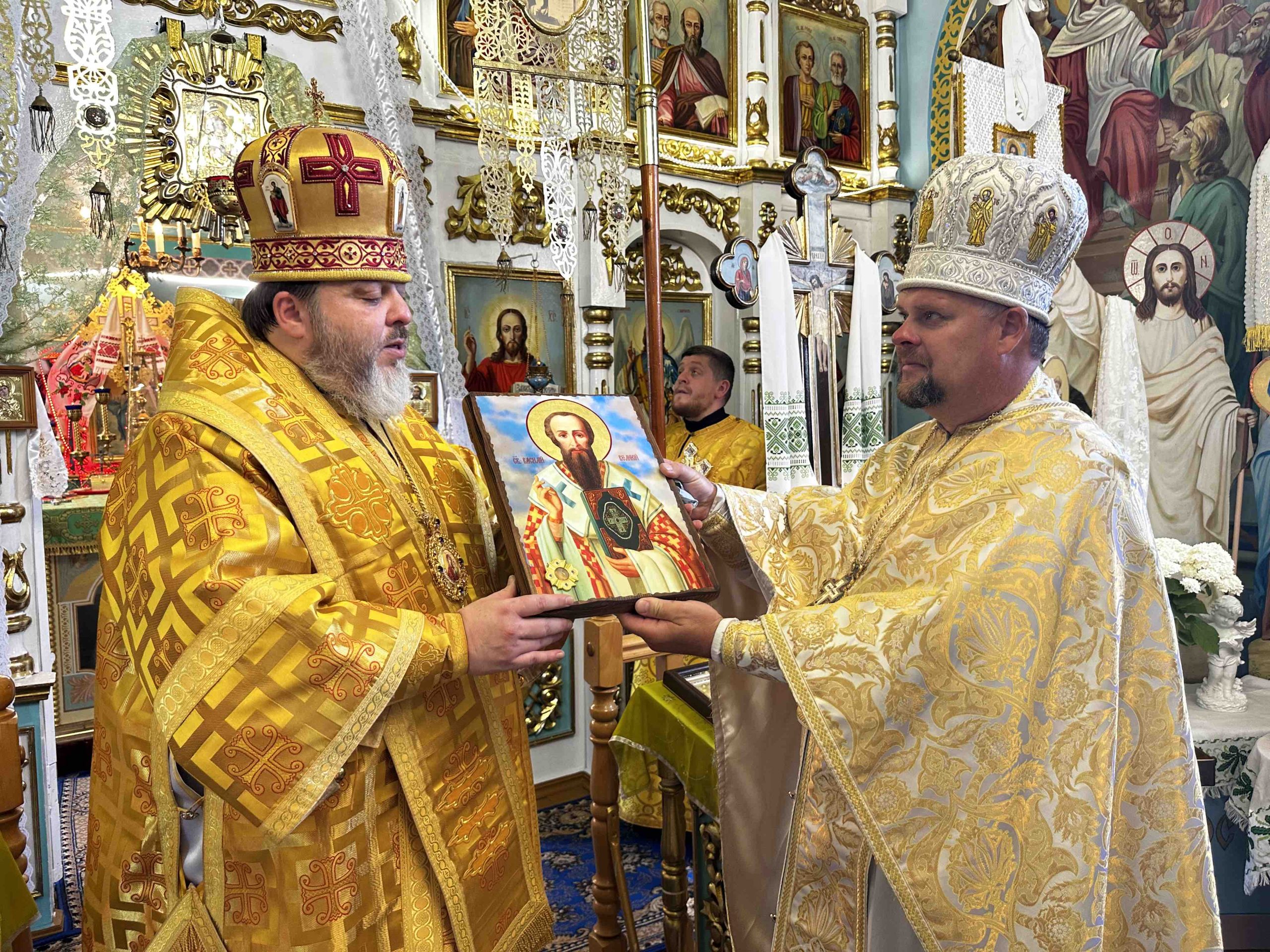 Рівне. Єпископ Гавриїл звершив Літургію у давньому храмі Покрови Богородиці в обласному центрі