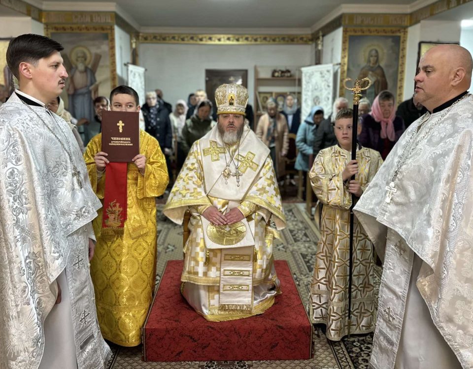 Рівне. Архіпастир звершив Божественну літургію у 4-ту неділю після Пасхи, про паралізованого