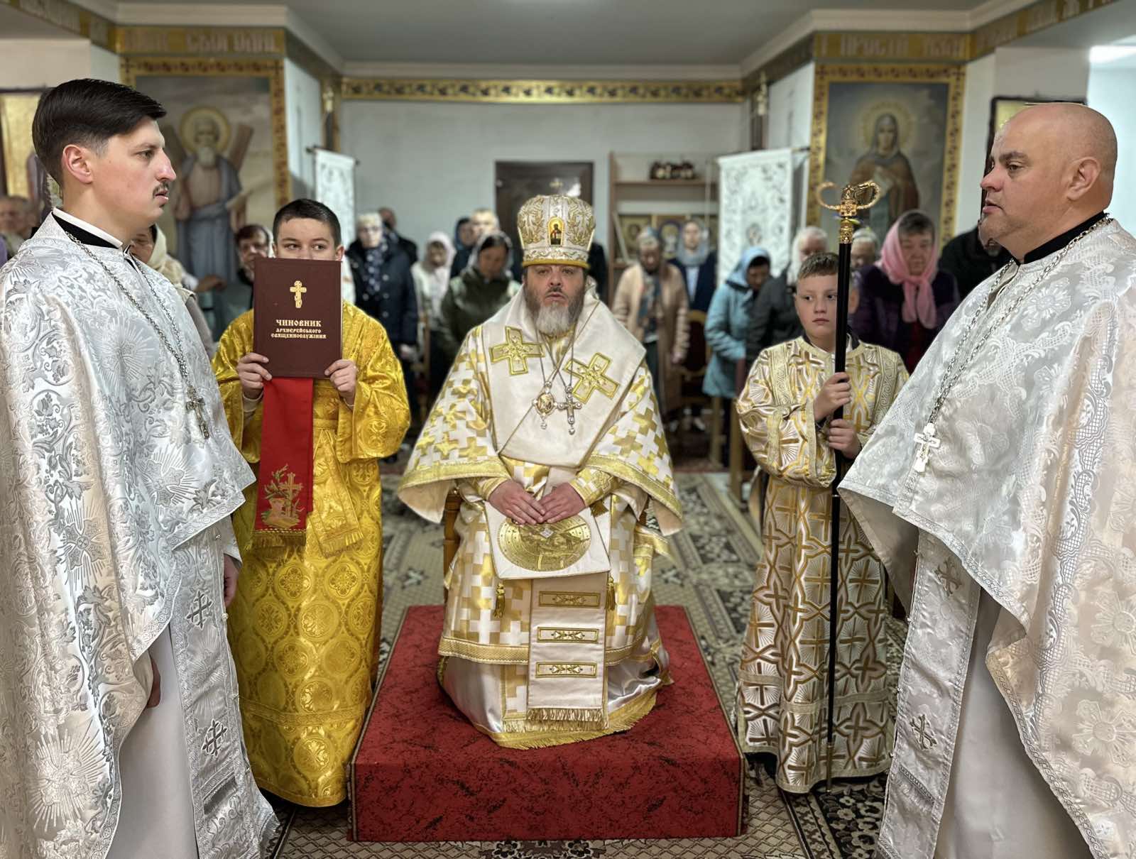 Рівне. Архіпастир звершив Божественну літургію у 4-ту неділю після Пасхи, про паралізованого