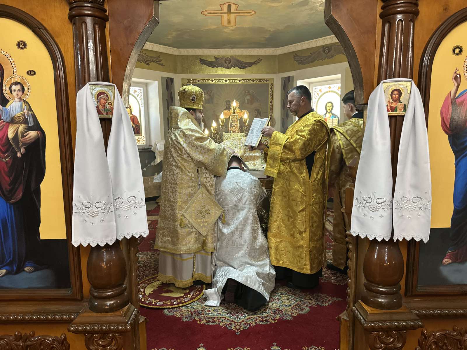 Рівне. Архіпастир звершив Літургію в 32-гу неділю після Пʼятдесятниці (з священичою хіротонією)