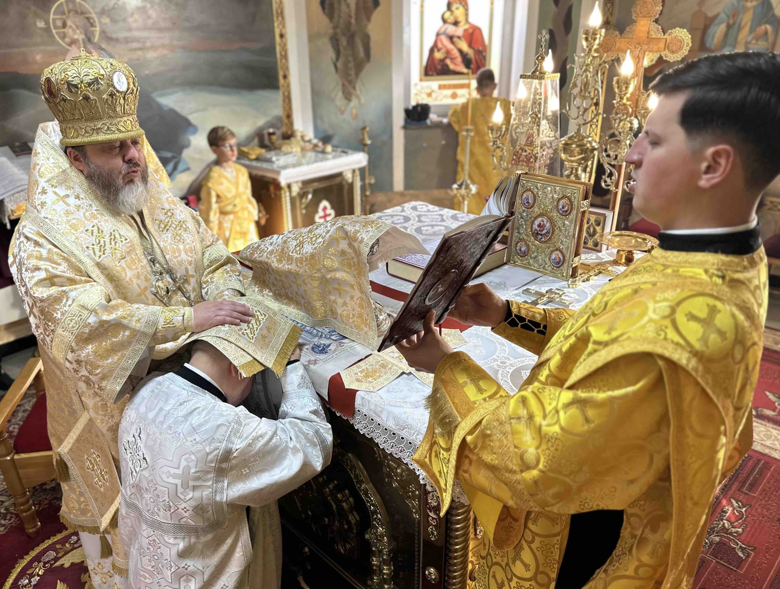 Рівне. Архіпастир звершив Літургію у 18-ту неділю після Пʼятдесятниці (з пресвітерською висвятою)